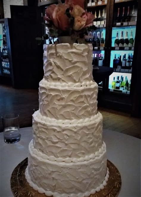 Wedding Cake Simply Aggies Stucco 4 Aggies Bakery And Cake Shop