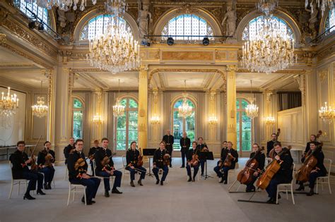 Les cordes sous les ors de la République Orchestre de la Garde