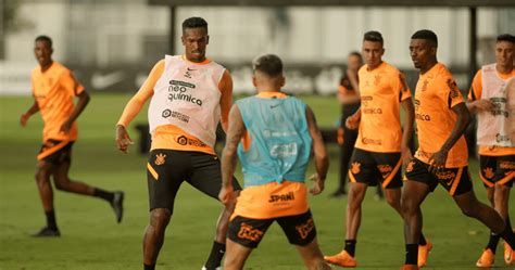 Jô Falta A Treino E Corinthians Aguarda Retorno Para Tomar Providências