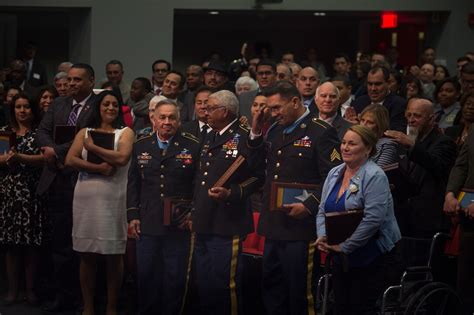 Medal Of Honor Recipients Army Master Sgt Jose Rodela Left Sgt St