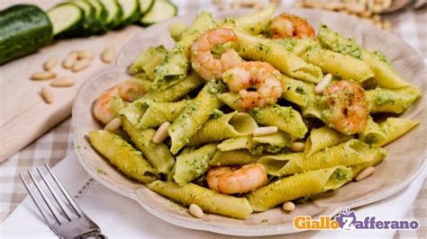 I Garganelli Con Pesto Di Zucchine E Gamberetti Sono Un Primo Piatto