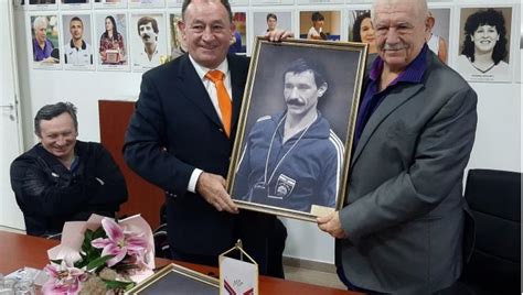 Svet Se Poklonio Srpskoj Legendi Proslavljeni Slavko Obadov