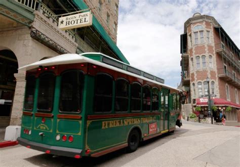 Eureka Springs Trolley Service - EurekaSprings.Net