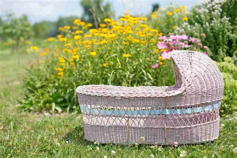 Newborn Bassinet Safety A Brief Guide To Safe Sleep For Baby