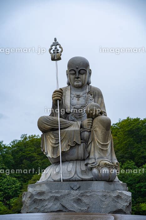 霊場恐山 恐山菩提寺 八葉地蔵菩薩 八葉塔（青森県むつ市）の写真素材 228822181 イメージマート