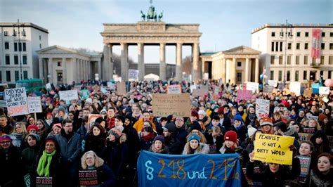 Berliner Women s March Tausende protestieren für mehr Frauenrechte