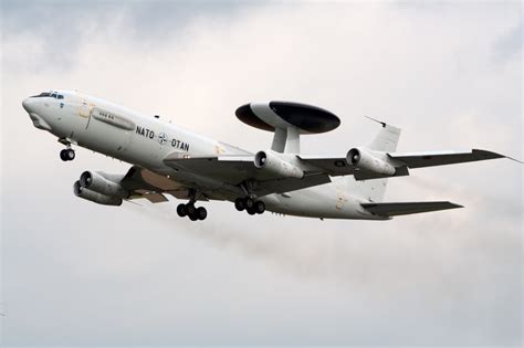 E 3 AWACS to powietrzny radar Czy ten samolot wykrył tor lotu rakiety