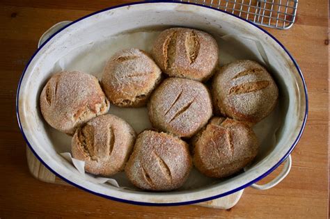 Green Gourmet Giraffe Overnight Sourdough Bread Rolls