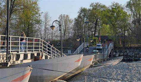 Ponte di barche di nuovo in bilico Cè unopportunità per salvarlo