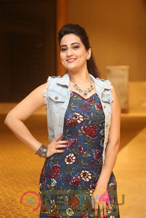 Telugu Anchor Manjusha New Gorgeous Photos Galleries Hd Images