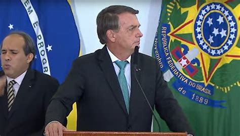 Em Queda Livre Nas Pesquisas Bolsonaro Diz Que Os Brasileiros V O