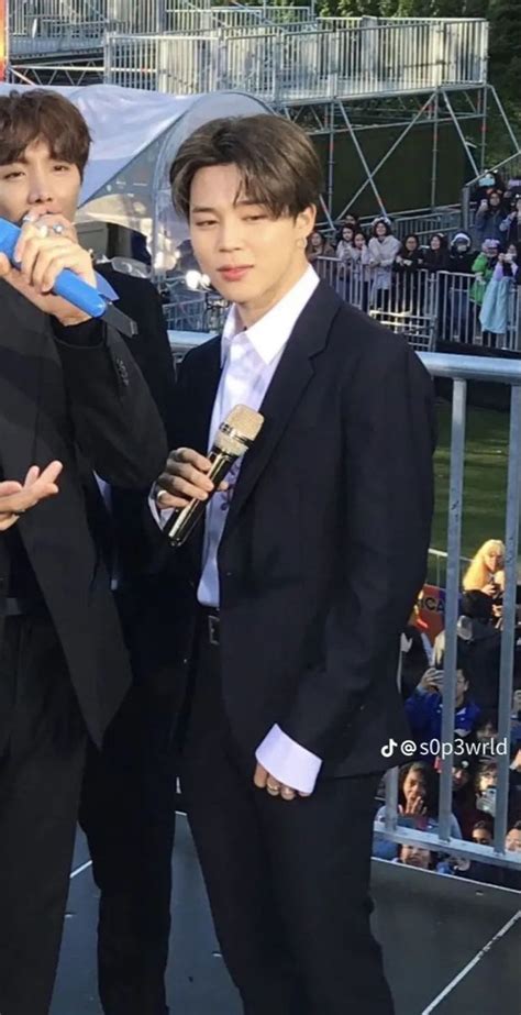 Pin by kir kir on 𝕛𝕚𝕞𝕚𝕟 Park jimin bts Jimin hot Park jimin