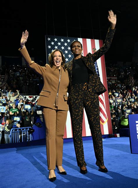 Michelle Obama Kamala Harris Wear Pointed Heels At Michigan Rally