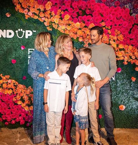 Goldie Hawn And Kurt Russell With Their Grandchildren Pictures