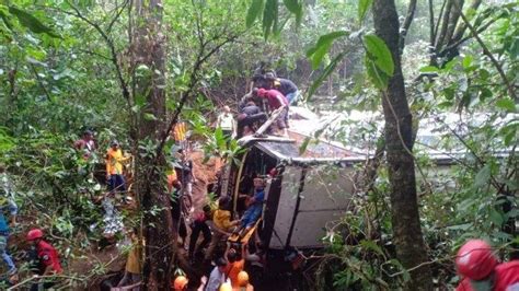 Cerita Korban Selamat Dari Insiden Bus Masuk Jurang Di Sarangan Peluk