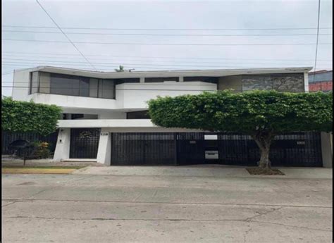 REMATO CASA DE OPORTUNIDAD FRACC FRAMBOYANES CON ALBERCA Casa En Venta