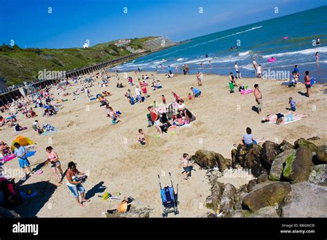 Folkestone beach hi-res stock photography and images - Alamy