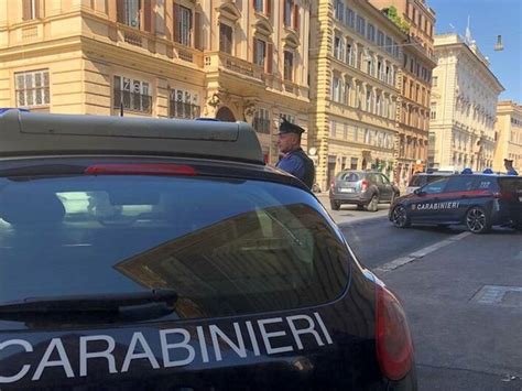 Arresti Dei Carabinieri A Roma Per Furti E Degradi Foto Foto