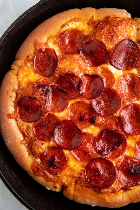 Cast Iron Pizza Recipe Easy Dinner Ideas