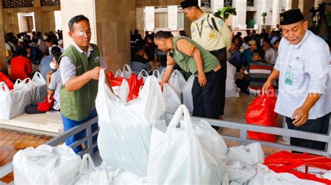 Animo Tinggi Masjid Istiqlal Sediakan Ribuan Nasi Kotak Untuk Berbuka