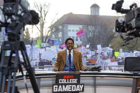 Desmond Howard Gets Called Out Over Bizarre College GameDay Moment TMSPN