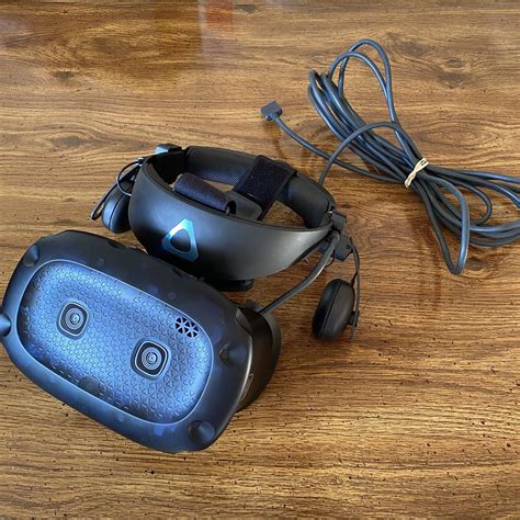 Genuine HTC VIVE Cosmos Elite VR Virtual Reality PC HEADSET W Headset