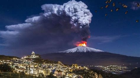 Minutes Ago Ash Rain Falls On Sicily Airports Closed Mount Etna