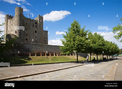 Rochester Castle Rochester Kent England Uk Stock Photo Alamy