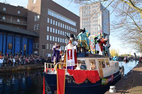 Terugkijken Gave Beelden Van De Intocht Van Sinterklaas In Almelo