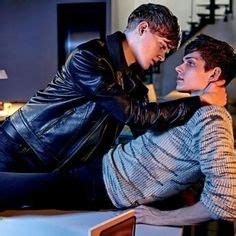 idées de Gay mignon hommes gays hommes qui s embrassent amour entre homme