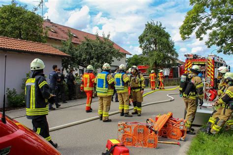 Einsatzbericht Brand im Gebäude Dachstuhl Person in Gefahr