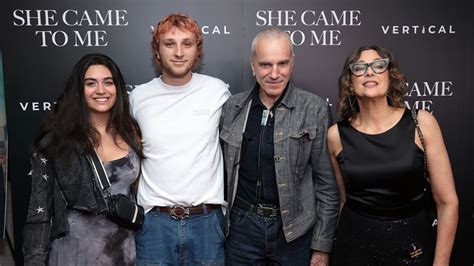 Daniel Day Lewis Ends Acting Retirement For Film Directed By His Son