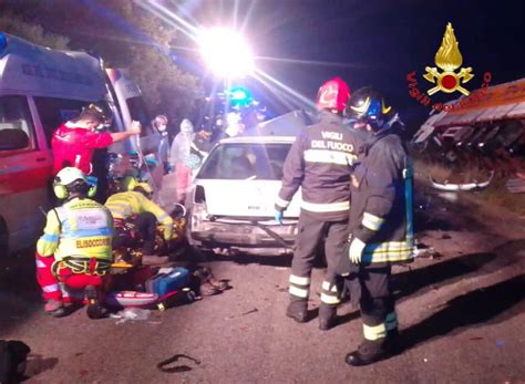 Tragico Incidente Sulla Sp Coinvolti Un Tir E Due Auto Un Morto E