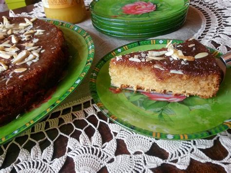 Само за гладни: Меден кекс - Honey bee cake | Food, Bee cakes, Salmon ...
