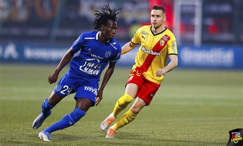 ESTAC RC Lens 1 3 le Racing voit triple à Troyes RC Lens