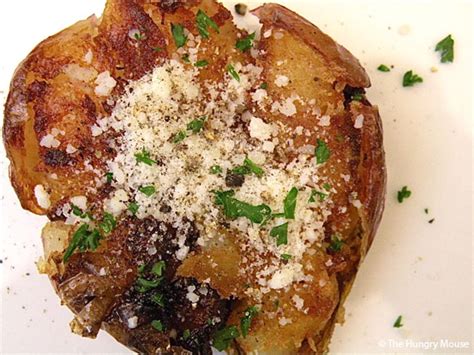 Making Gourmets Panfried Smashed Potatoes Step By Step The Hungry Mouse