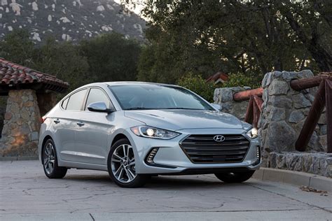 Hyundai Elantra 2017 Precios Versiones Y Equipamiento En México