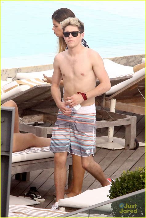 One Direction S Harry Styles Niall Horan Relax Go Shirtless In Rio