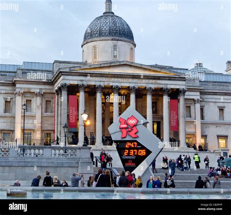 The Official Olympic Countdown Clock In Trafalgar Square London Stock