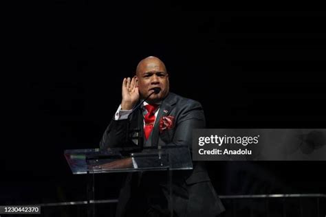 Mark Burns Pastor Photos And Premium High Res Pictures Getty Images