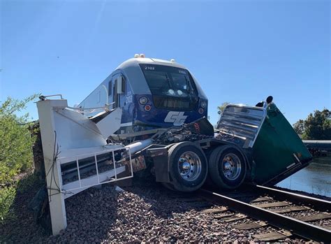 Amtrak Train Crashed Into Semi Truck Near Brentwood