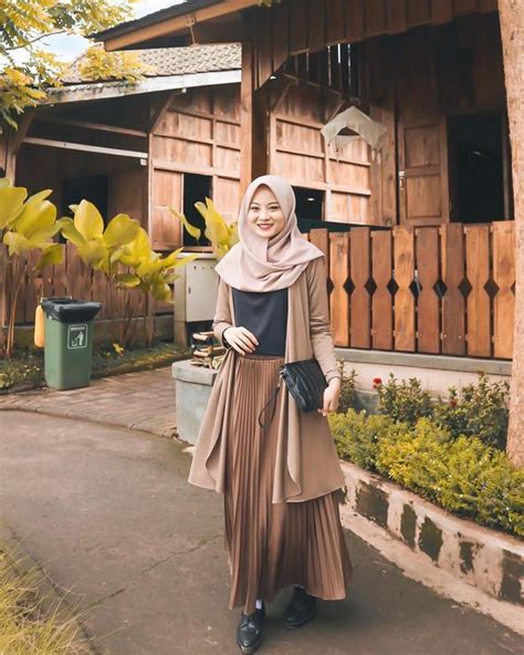 30 Ide Ootd Rok Plisket Coklat Tua Beast Soom