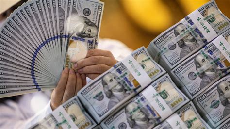 El won se hunde al nivel de 1 330 por dólar por 1ª vez en trece años