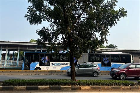 Imbas Aksi Unjuk Rasa Transjakarta Ubah Rute Arah Pluit Dan Pinang Ranti