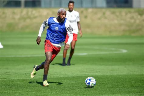 Gerson E Varela Trocam Socos Em Treino Do Flamengo