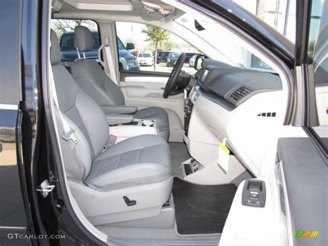 2010 Volkswagen Routan SEL Premium interior Photo #45234325 | GTCarLot.com