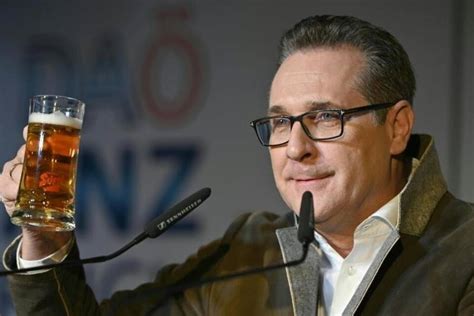 Nach Ibiza Affäre Ex FPÖ Chef Strache kandidiert als Bürgermeister von