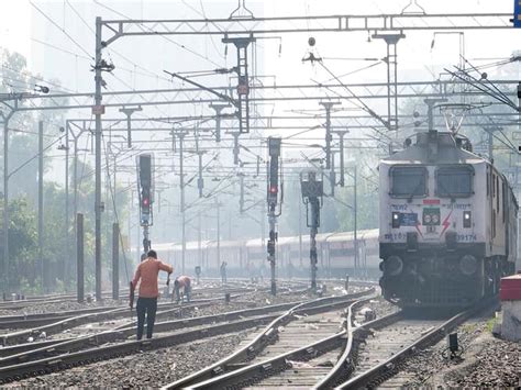 Mumbai Local Train 27 Hour Mega Block Begins Today Check Timings And Other Details मध्य