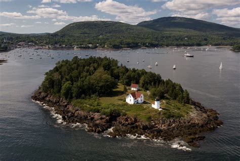 Curtis Island Lighthouse Camden Maine Goxplr