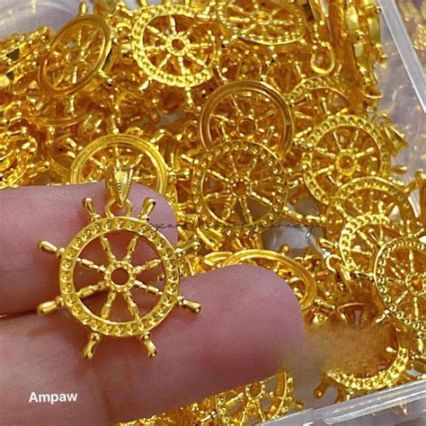 Ship Steering Wheel Pendant Ampaw 18k Saudi Gold Sparkles Ph